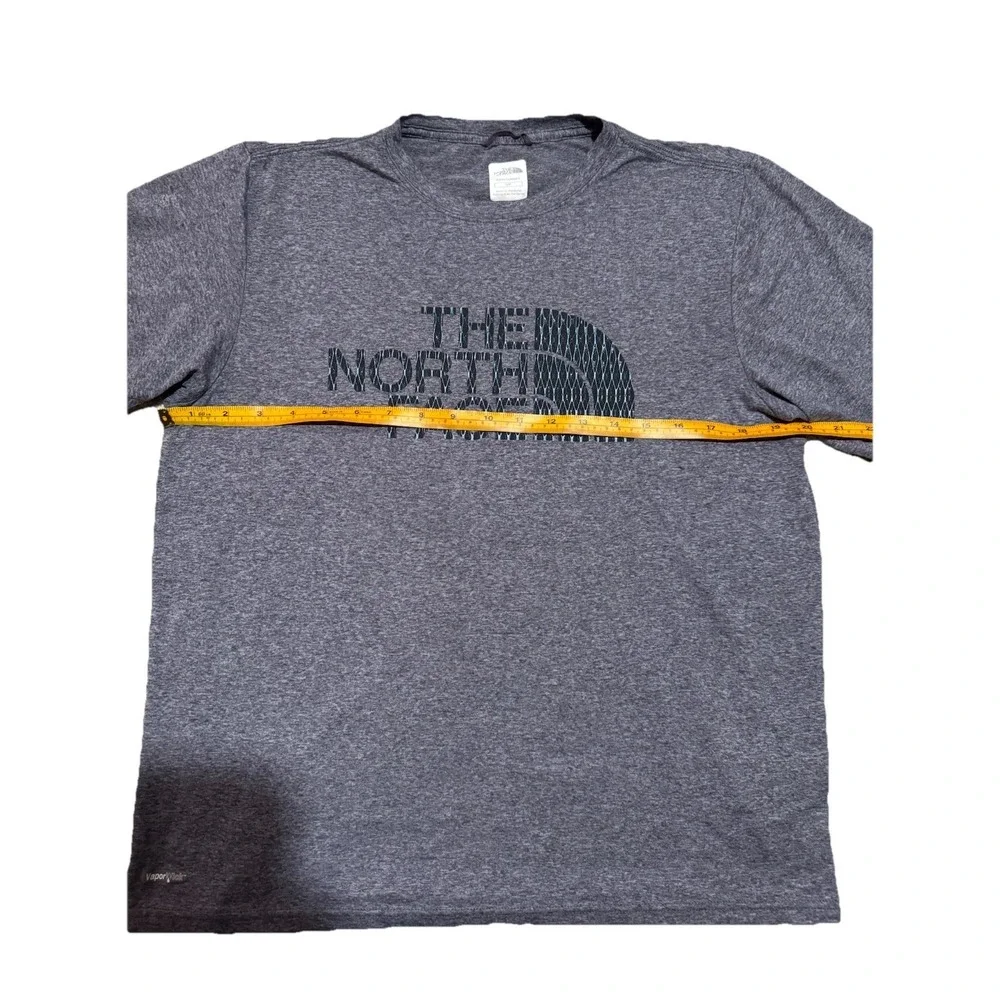 The North Face Vapor‎ Wick Performance T-Shirt Men's Sz Small Active Fit Gray